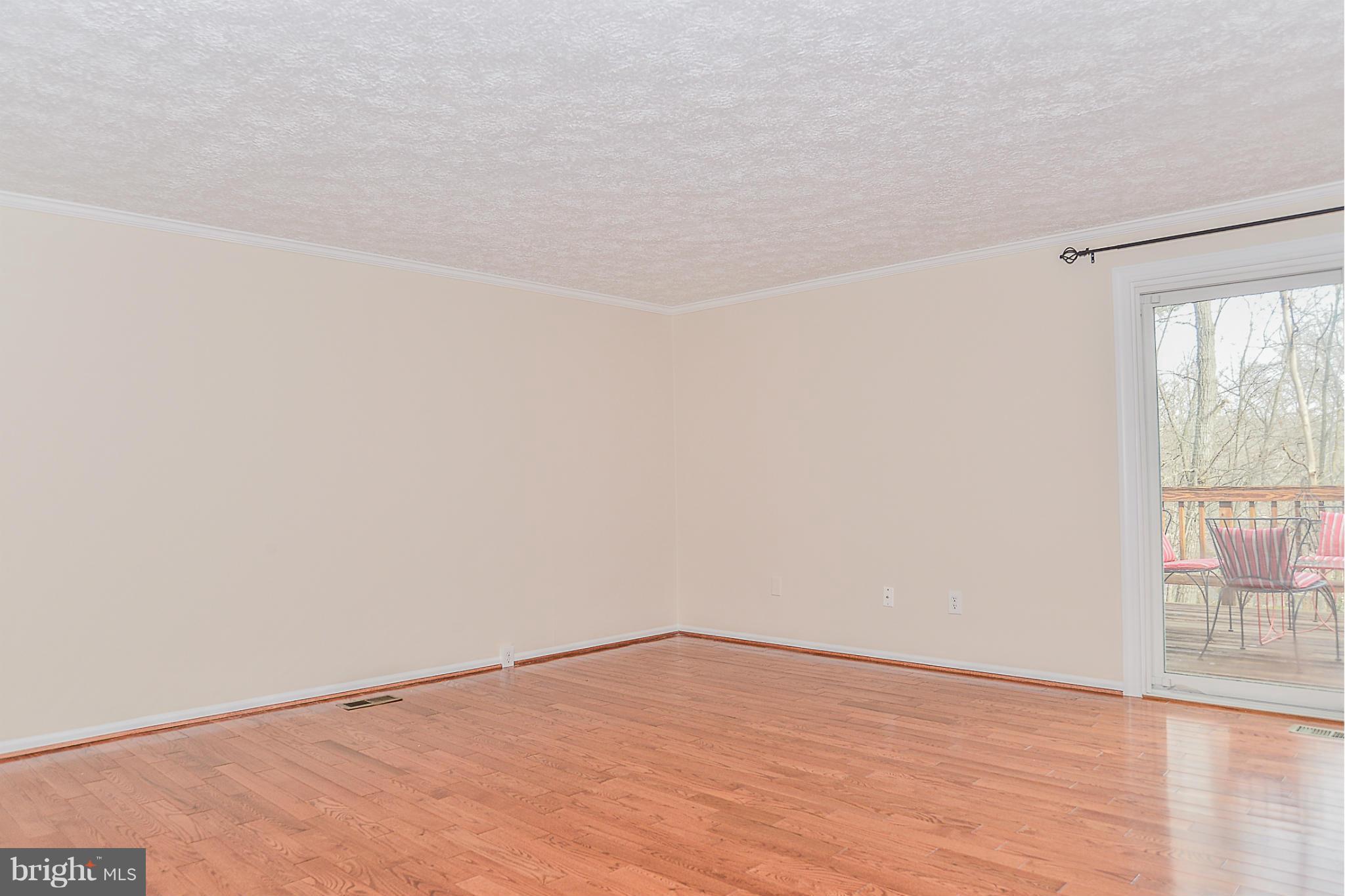 10972 Granby Court Reston, VA 20191 - Photo 2 of 30 Living Room