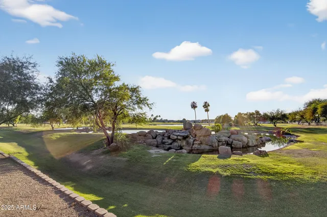 a picture of a room with a floor and a rug