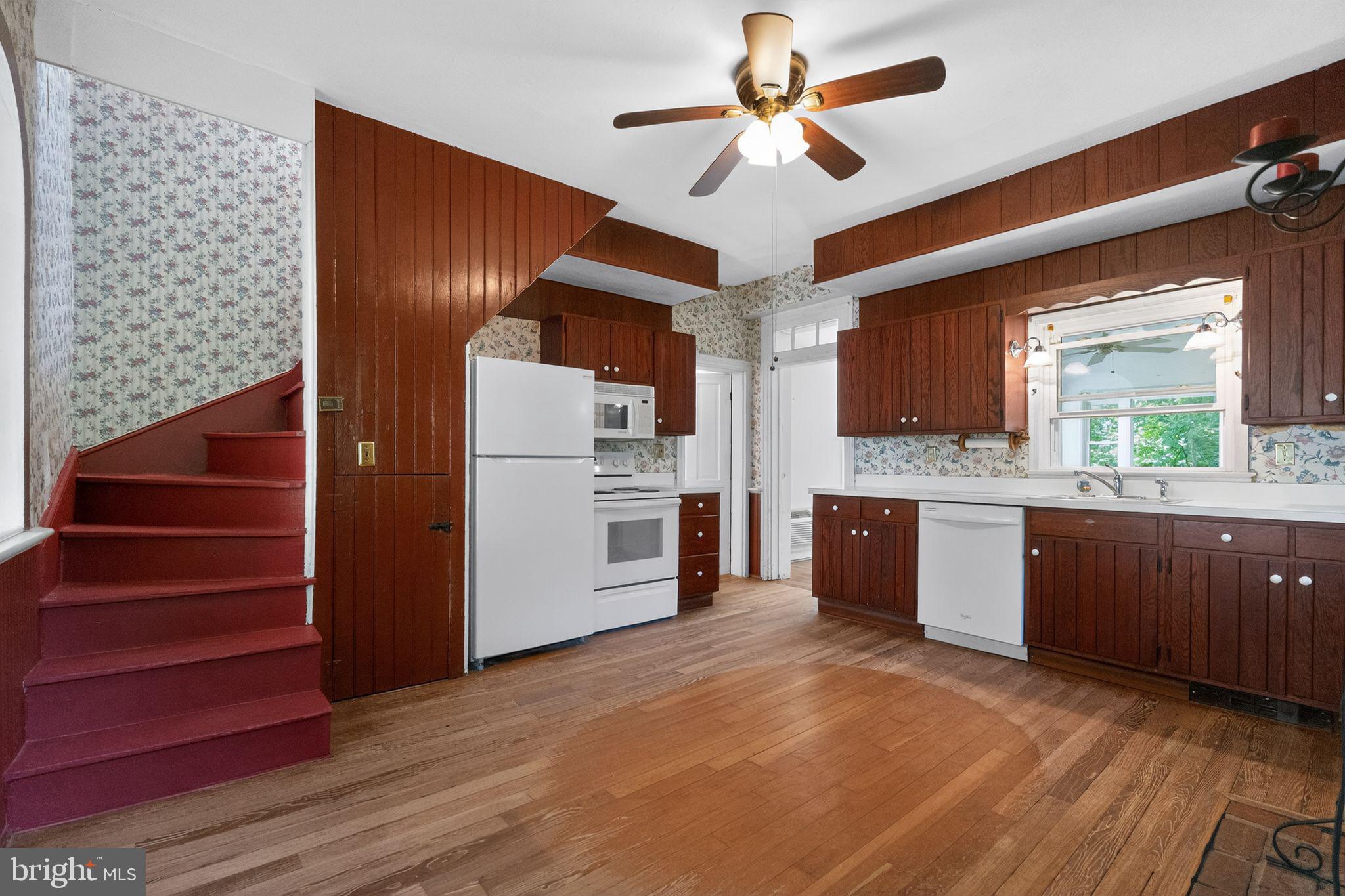 12000 Bethesda Church Road Damascus, MD 20872 - Photo 13 of 59 Kitchen with back staircase