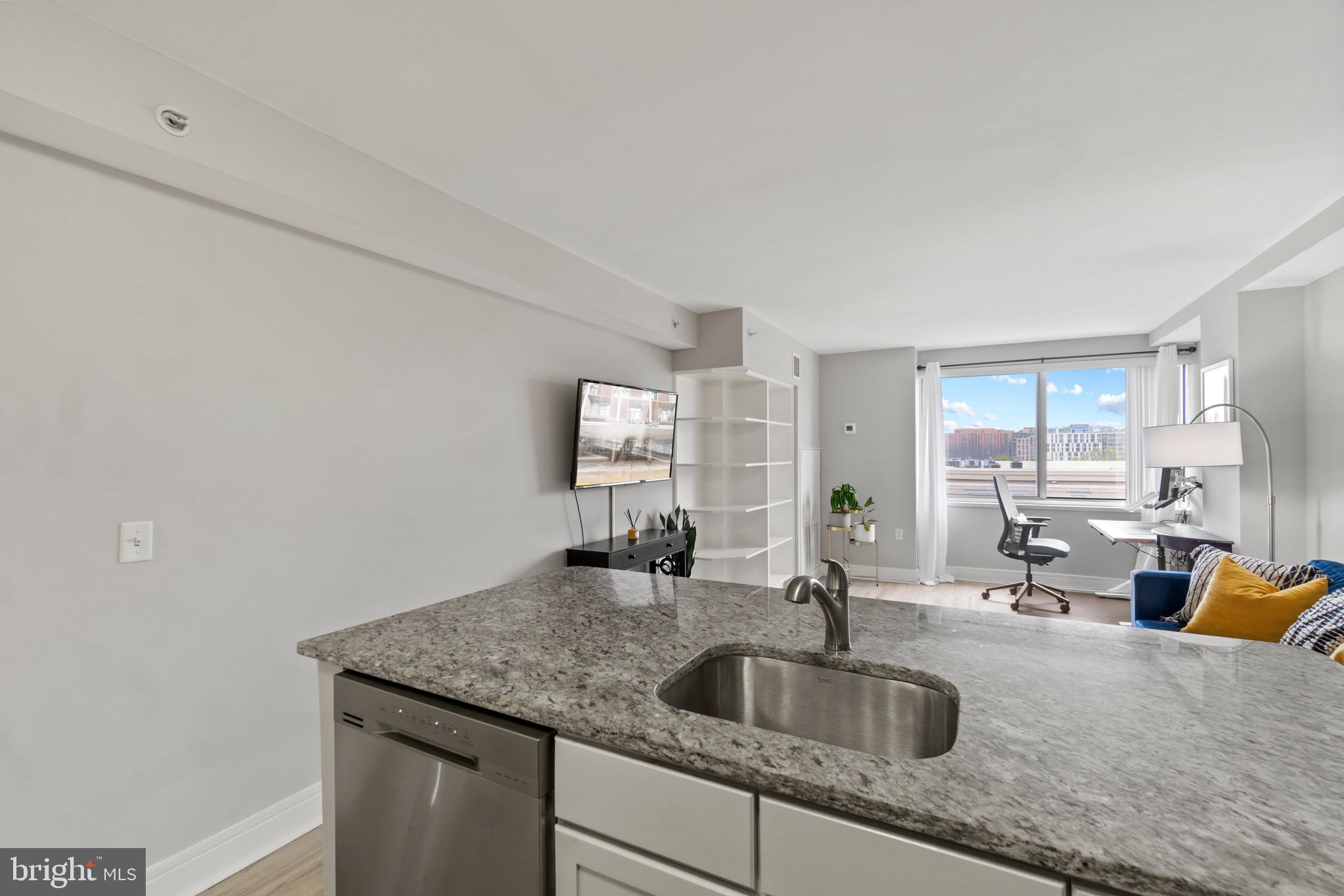 800 4th Street Southwest, Unit N612 Washington, DC 20024 - Photo 5 of 27