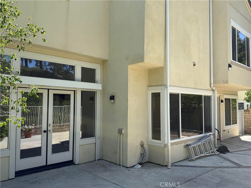 27346 Blueridge Drive Valencia, CA 91354 - Photo 18 of 44 a view of a entryway of the house