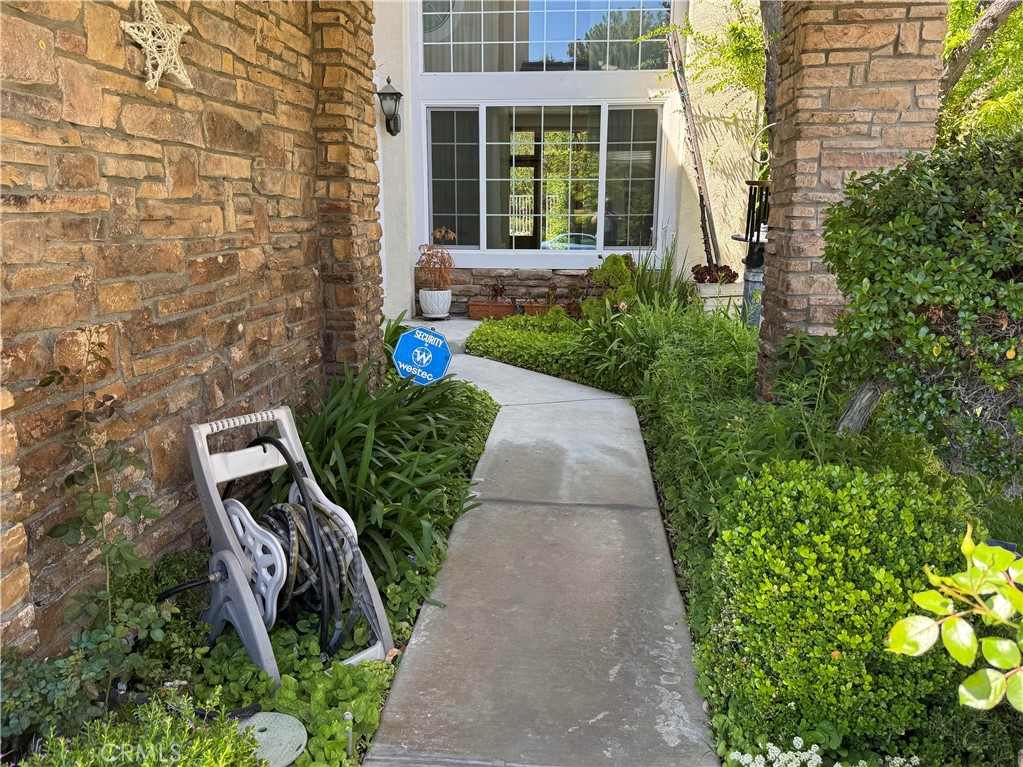 27346 Blueridge Drive Valencia, CA 91354 - Photo 2 of 44 a view of a garden with pathway