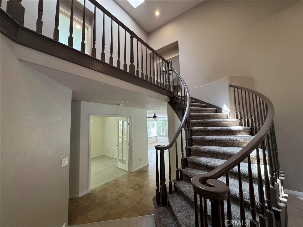 27346 Blueridge Drive Valencia, CA 91354 - Photo 25 of 44 a view of entryway