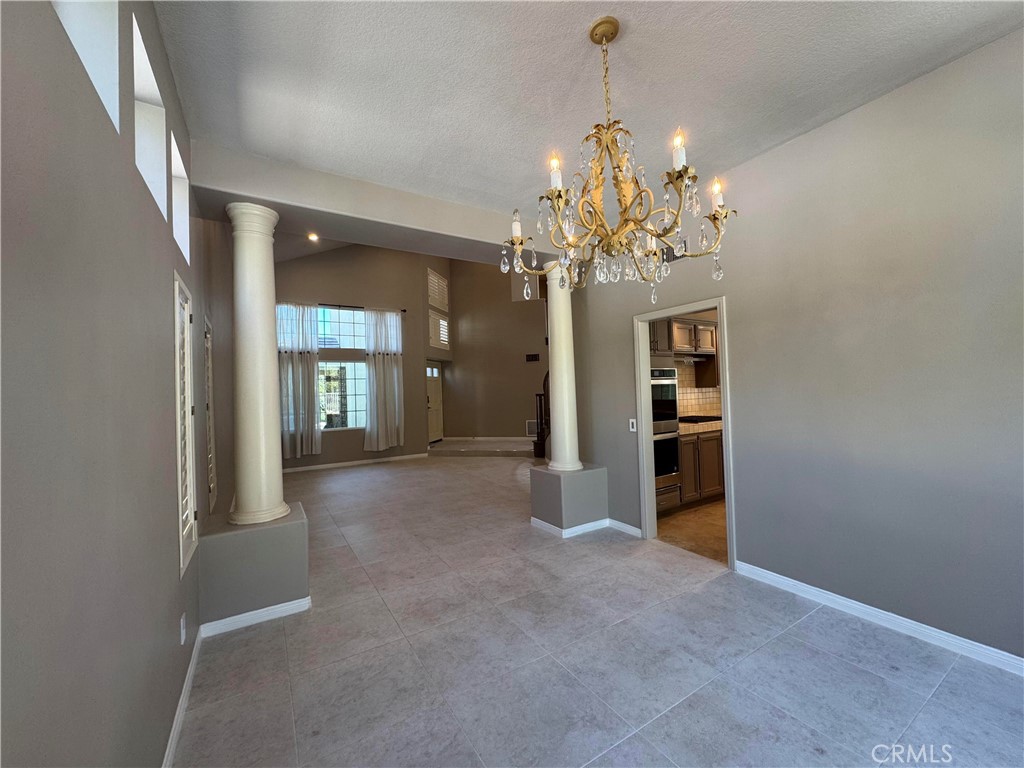 27346 Blueridge Drive Valencia, CA 91354 - Photo 9 of 44