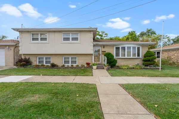 $430,000 | 4038 Denley Avenue, Schiller Park, IL 60176