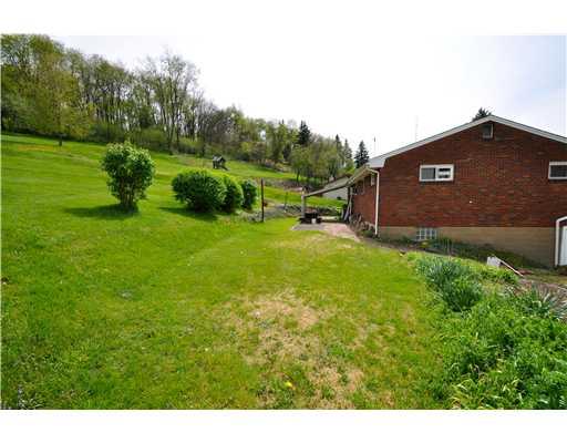 2992 Mt Troy Road Pittsburgh, PA 15212 - Photo 13 of 18 Yard/Garden.