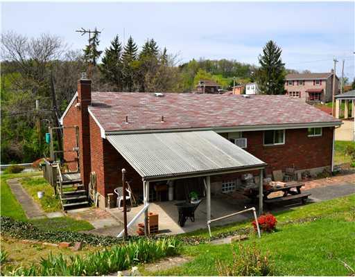 2992 Mt Troy Road Pittsburgh, PA 15212 - Photo 14 of 18 Yard/Garden.