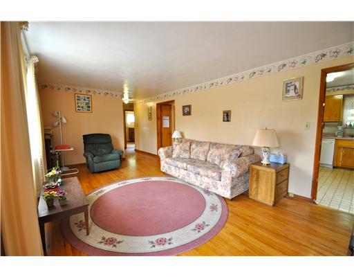 2992 Mt Troy Road Pittsburgh, PA 15212 - Photo 3 of 18 Living Room.