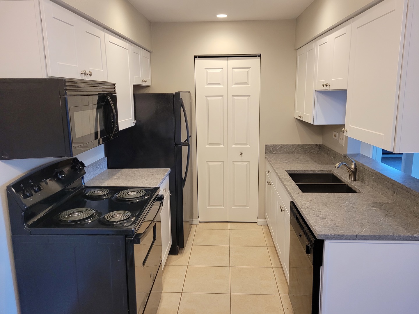633 South Virginia Road, Unit 314 Crystal Lake, IL 60014 - Photo 6 of 29