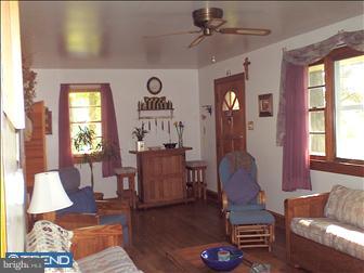 2025 Rickerts Road Perkasie, PA 18944 - Photo 4 of 5 Living Room