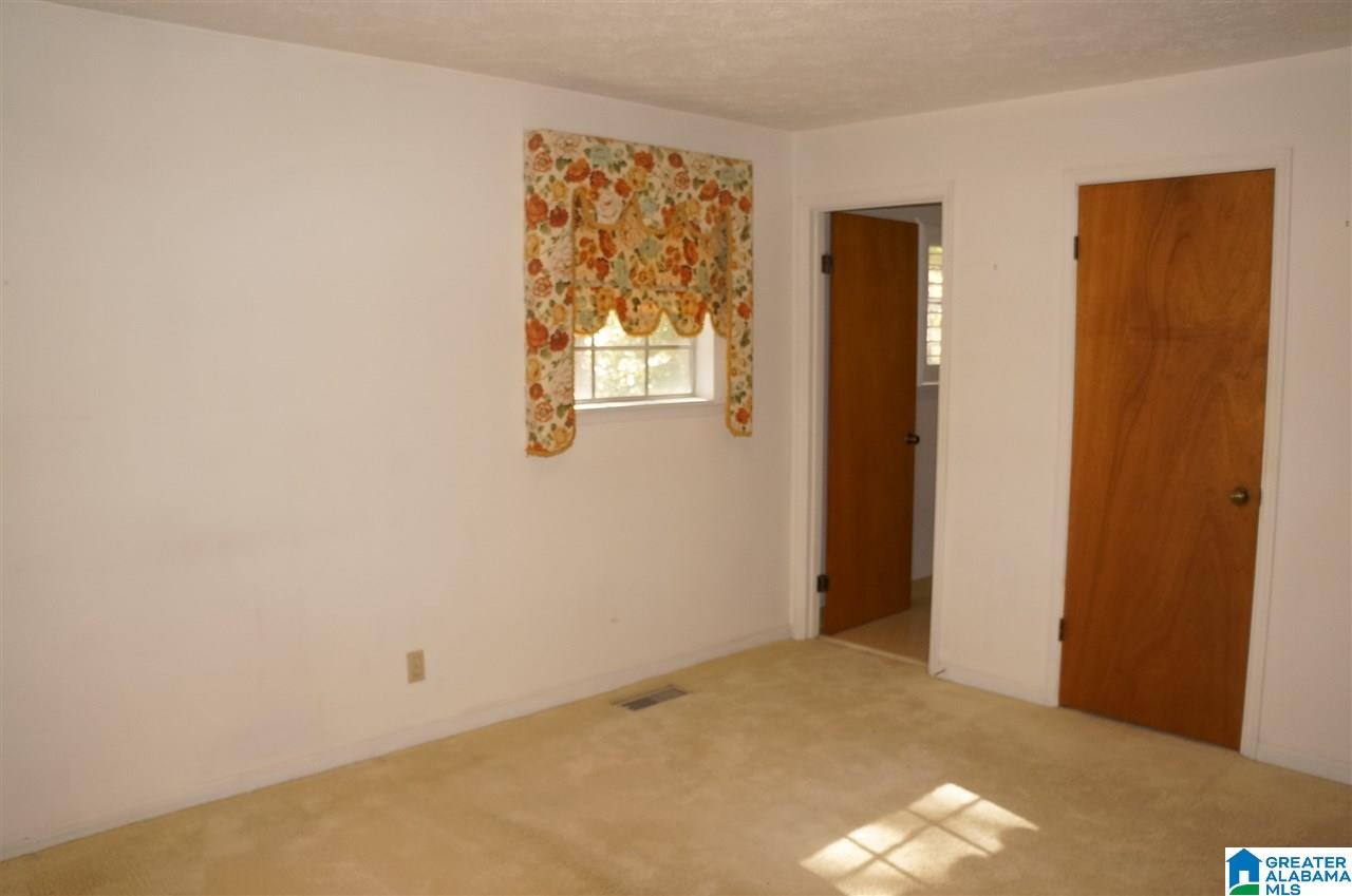 531 Center Point Road Sylacauga, AL 35151 - Photo 13 of 34