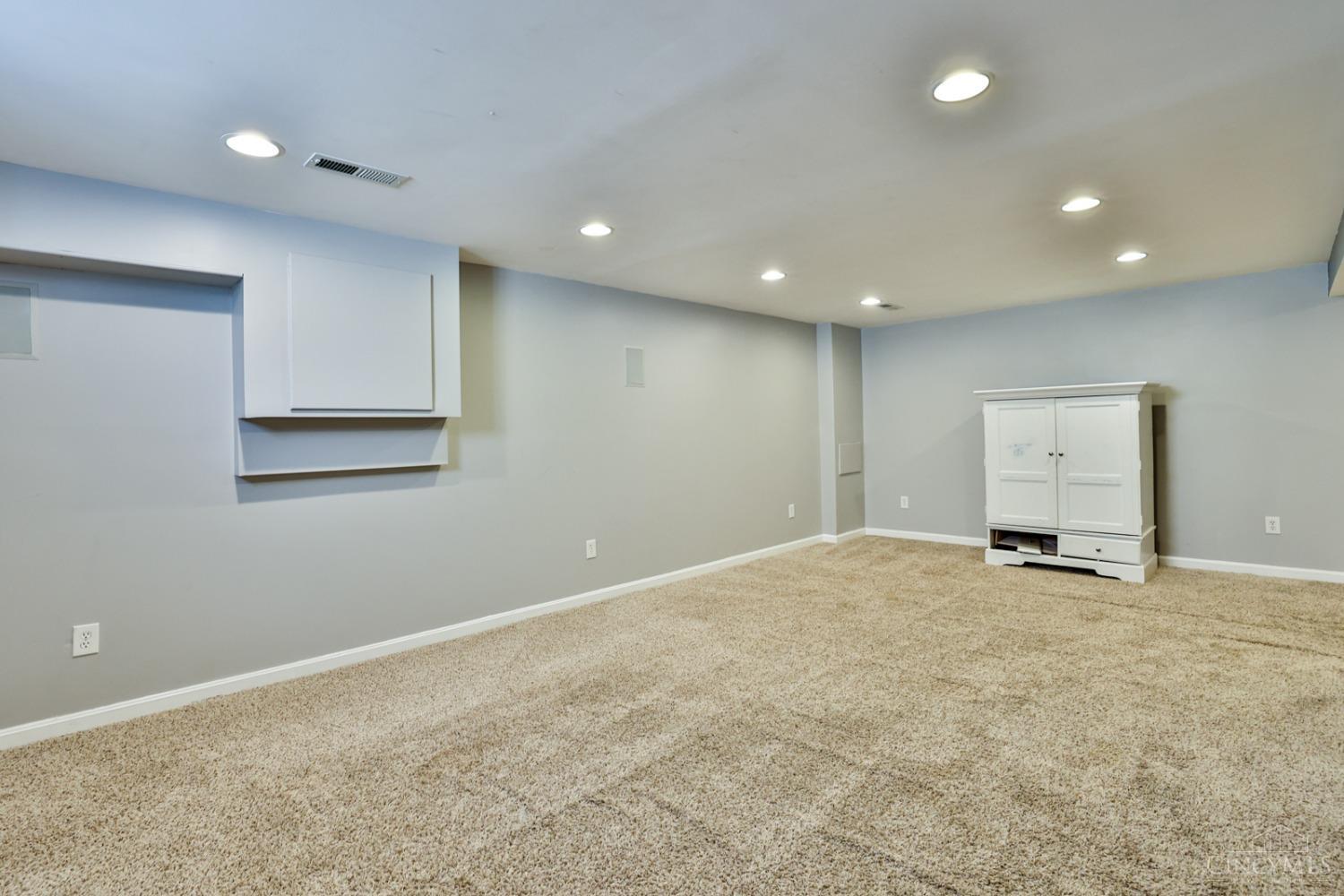 549 Rentz Place Cincinnati, OH 45238 - Photo 24 of 32