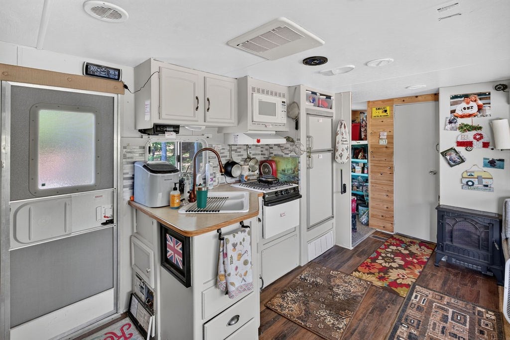 2320 Snow Hill Road, Unit 8 Galax, VA 24333 - Photo 13 of 32 Gallery Image 13