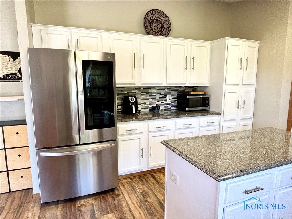 45 South Stadium Road Oregon, OH 43616 - Photo 11 of 50 Quartz counters.