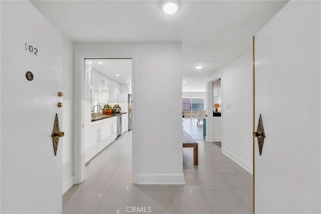 7259 Hillside Avenue, Unit 102 Los Angeles, CA 90046 - Photo 6 of 37 a view of bathroom