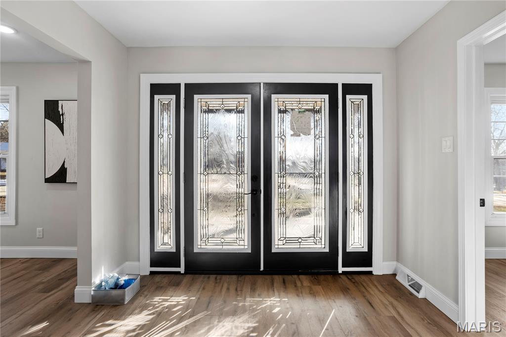 295 Ridge Trail Drive Chesterfield, MO 63017 - Photo 5 of 57