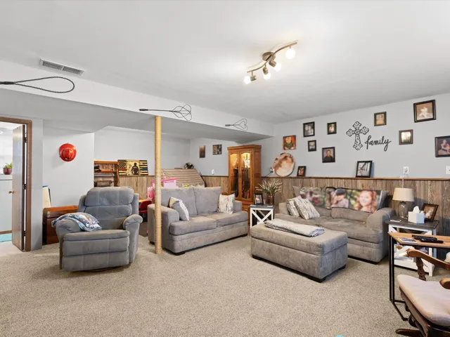 $324,900 | 1198 Csokasy Lane, Hobart, IN 46342