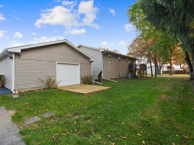 $324,900 | 1198 Csokasy Lane, Hobart, IN 46342