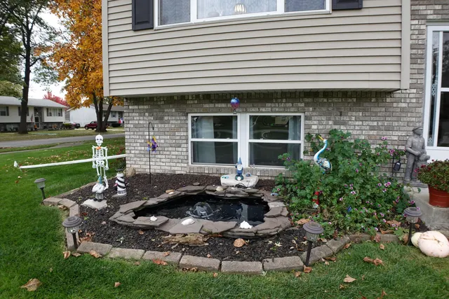 $324,900 | 1198 Csokasy Lane, Hobart, IN 46342