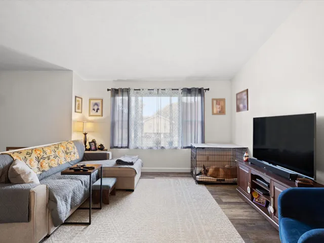 $324,900 | 1198 Csokasy Lane, Hobart, IN 46342