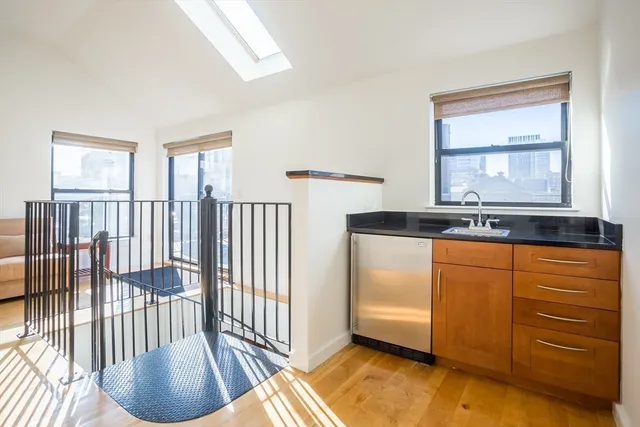 $4,500 | 111 Beach Street, Unit 5C, Boston, MA 02111