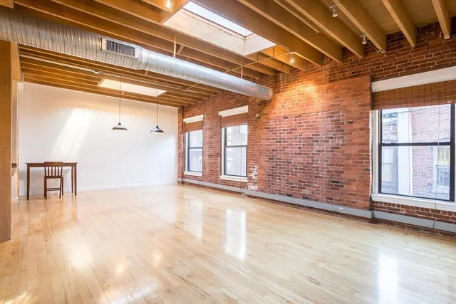 $4,500 | 111 Beach Street, Unit 5C, Boston, MA 02111