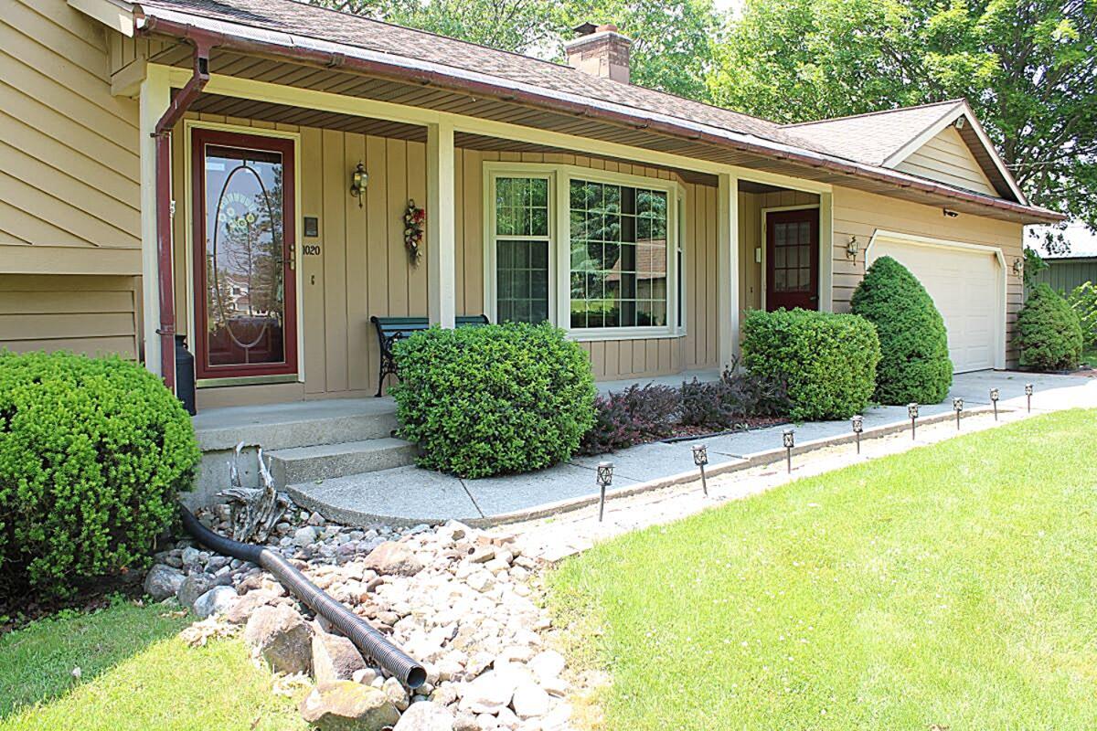1020 Windy Ridge Road Sparta, MI 49345 - Photo 2 of 56 IMG_4797