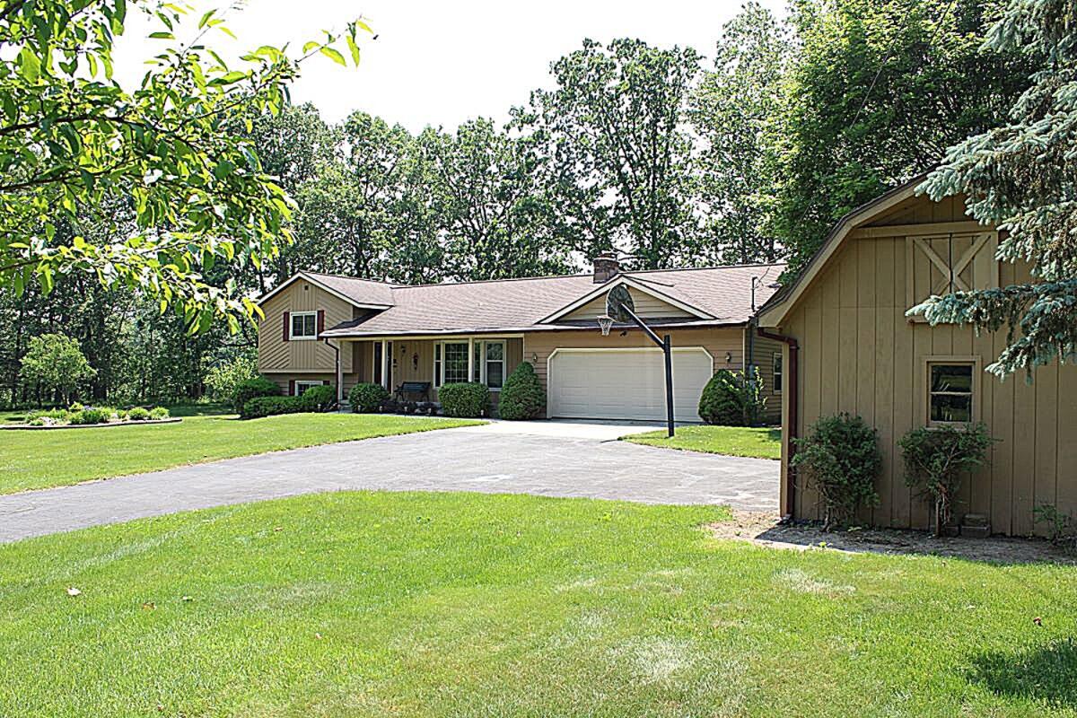 1020 Windy Ridge Road Sparta, MI 49345 - Photo 8 of 56 IMG_4808