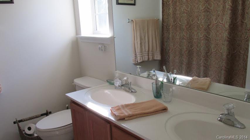 8210 Rudolph Road, Unit 3210 Charlotte, NC 28216 - Photo 17 of 20 Gallery Image 17