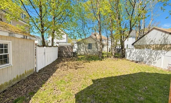 $3,498 | 86 Howard Street, Unit 1, Waltham, MA 02451