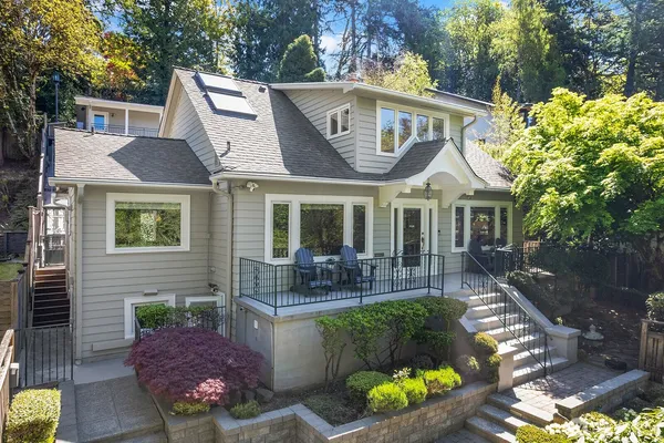 $1,565,000 | 2514 Lake Park Drive South, Seattle, WA 98144