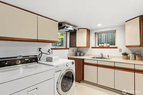$1,495,000 | 2514 Lake Park Drive South, Seattle, WA 98144