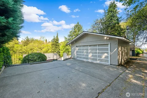 $1,495,000 | 2514 Lake Park Drive South, Seattle, WA 98144