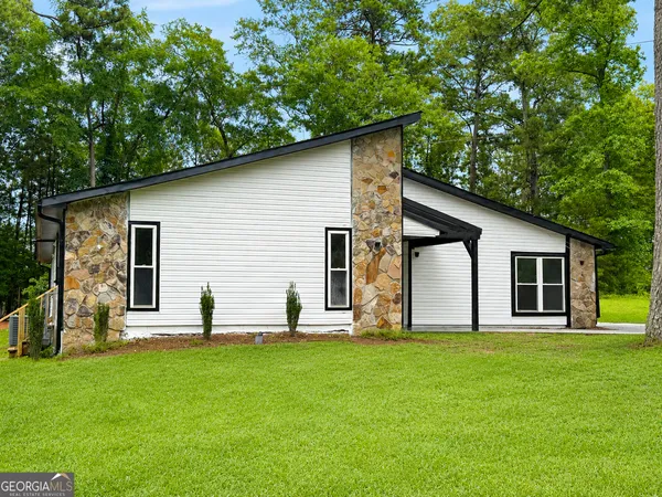 $330,000 | 7300 Buck Creek Drive, Fairburn, GA 30213