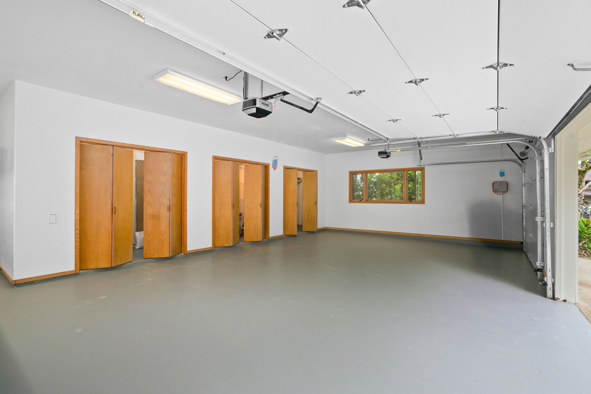 4179 Liholiho Road Princeville, HI 96722 - Photo 27 of 30 a view of an empty room with a window