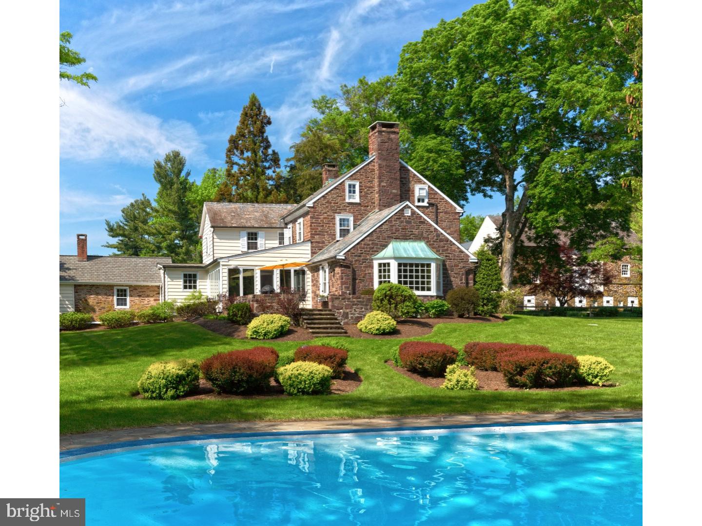 207 Dark Hollow Road Pipersville, PA 18947 - Photo 1 of 25 Exterior Side