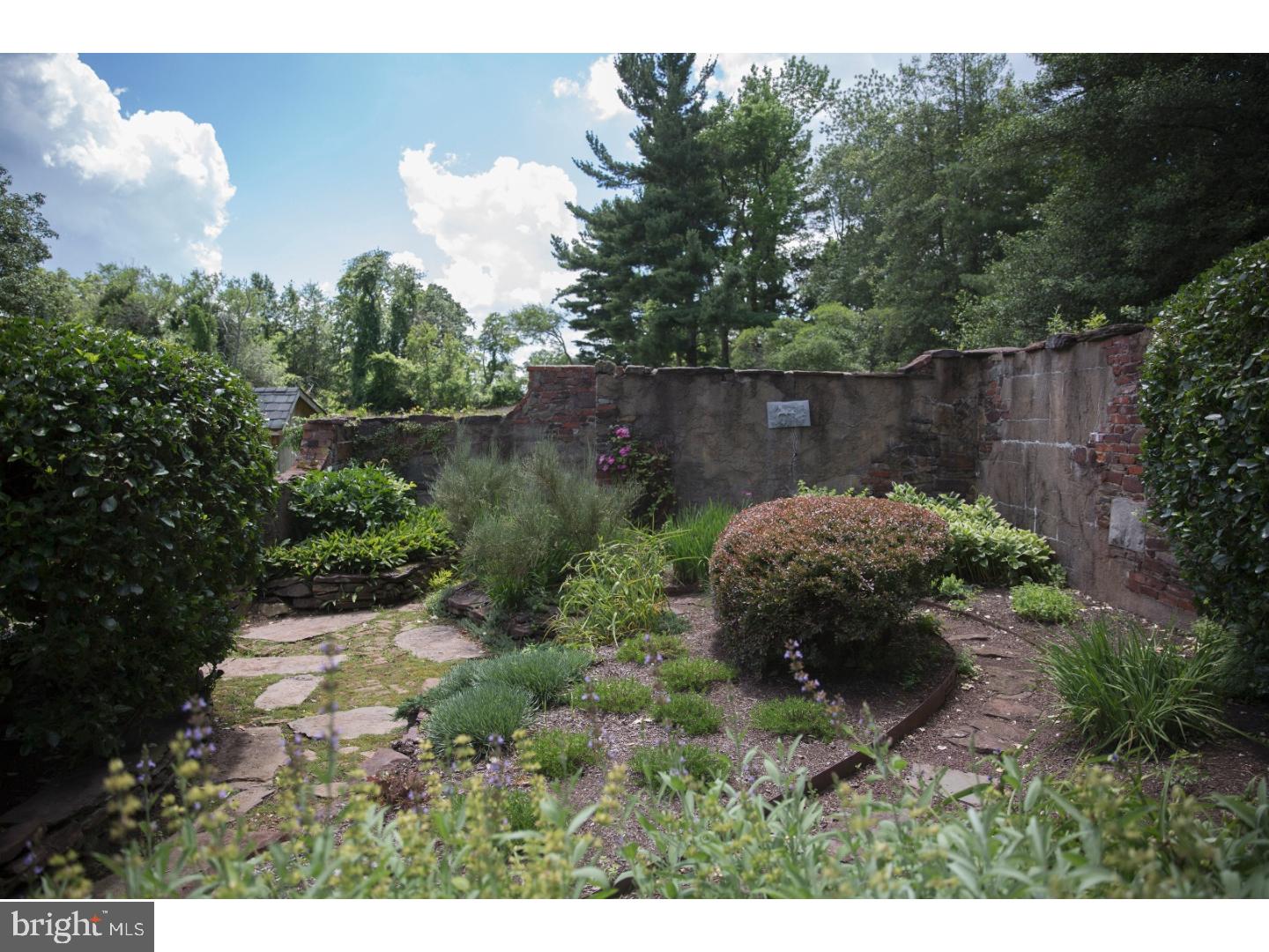 207 Dark Hollow Road Pipersville, PA 18947 - Photo 22 of 25 Garden