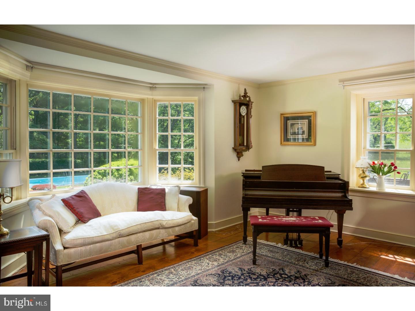 207 Dark Hollow Road Pipersville, PA 18947 - Photo 6 of 25 Living Room