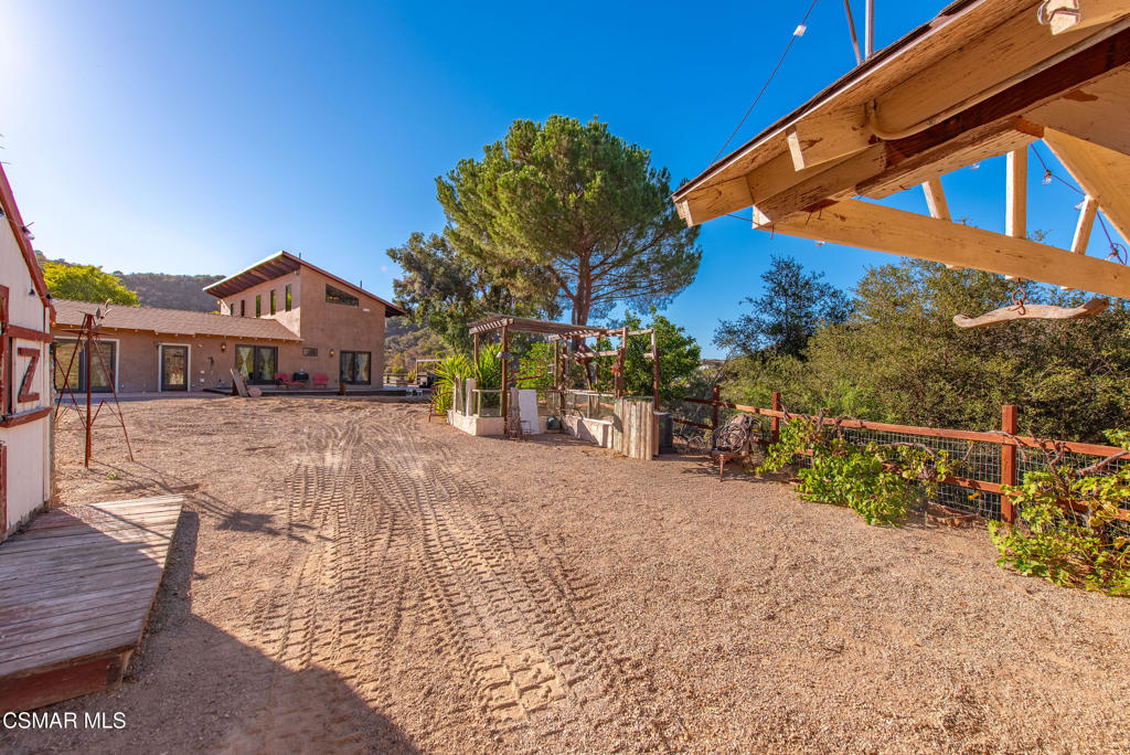 356 East Carlisle Road Thousand Oaks, CA 91361 - Photo 47 of 74