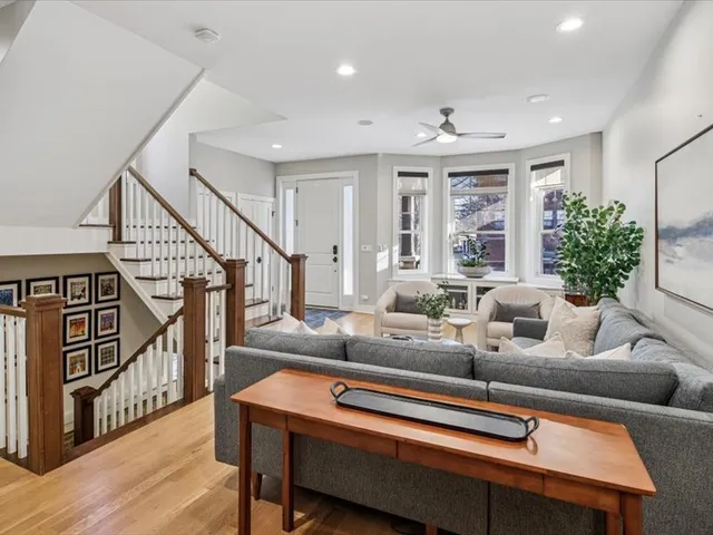 $1,695,000 | 4542 North Leavitt Street, Chicago, IL 60625