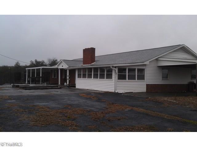 1335 Payne Road King, NC 27021 - Photo 2 of 16 Exterior Front. front right