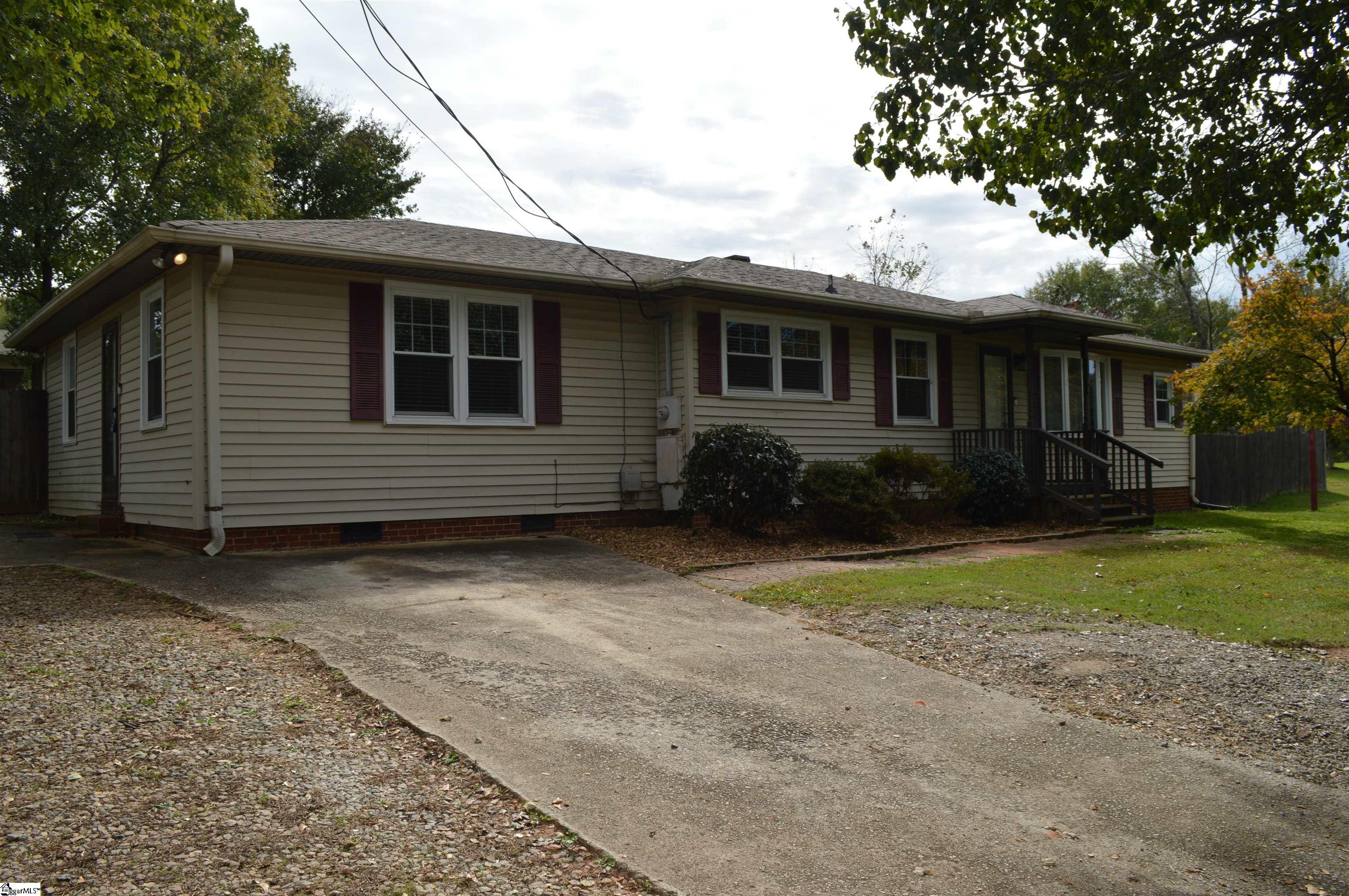1006 Hampton Road Lyman, SC 29365 - Photo 2 of 28