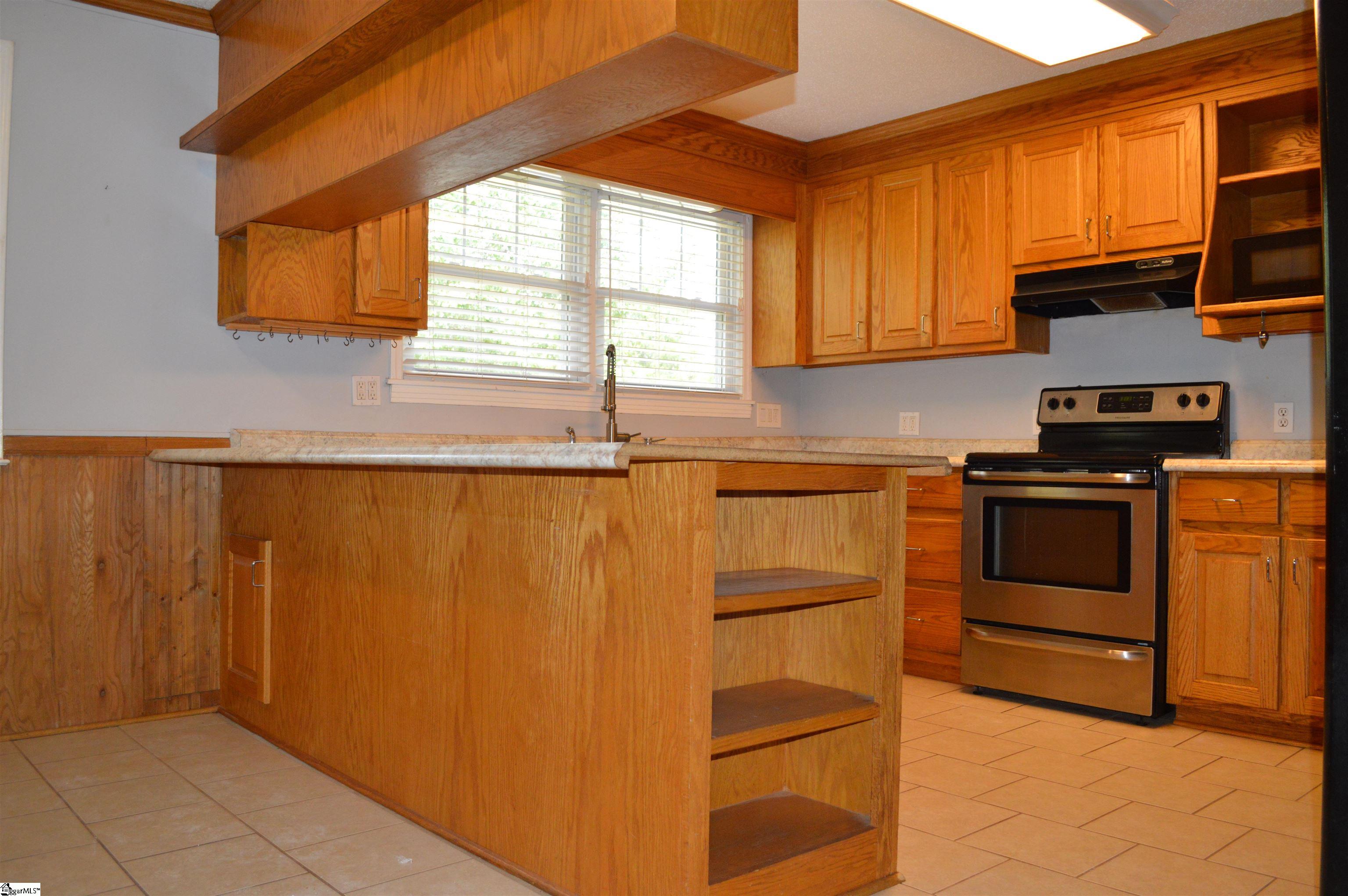 1006 Hampton Road Lyman, SC 29365 - Photo 7 of 28