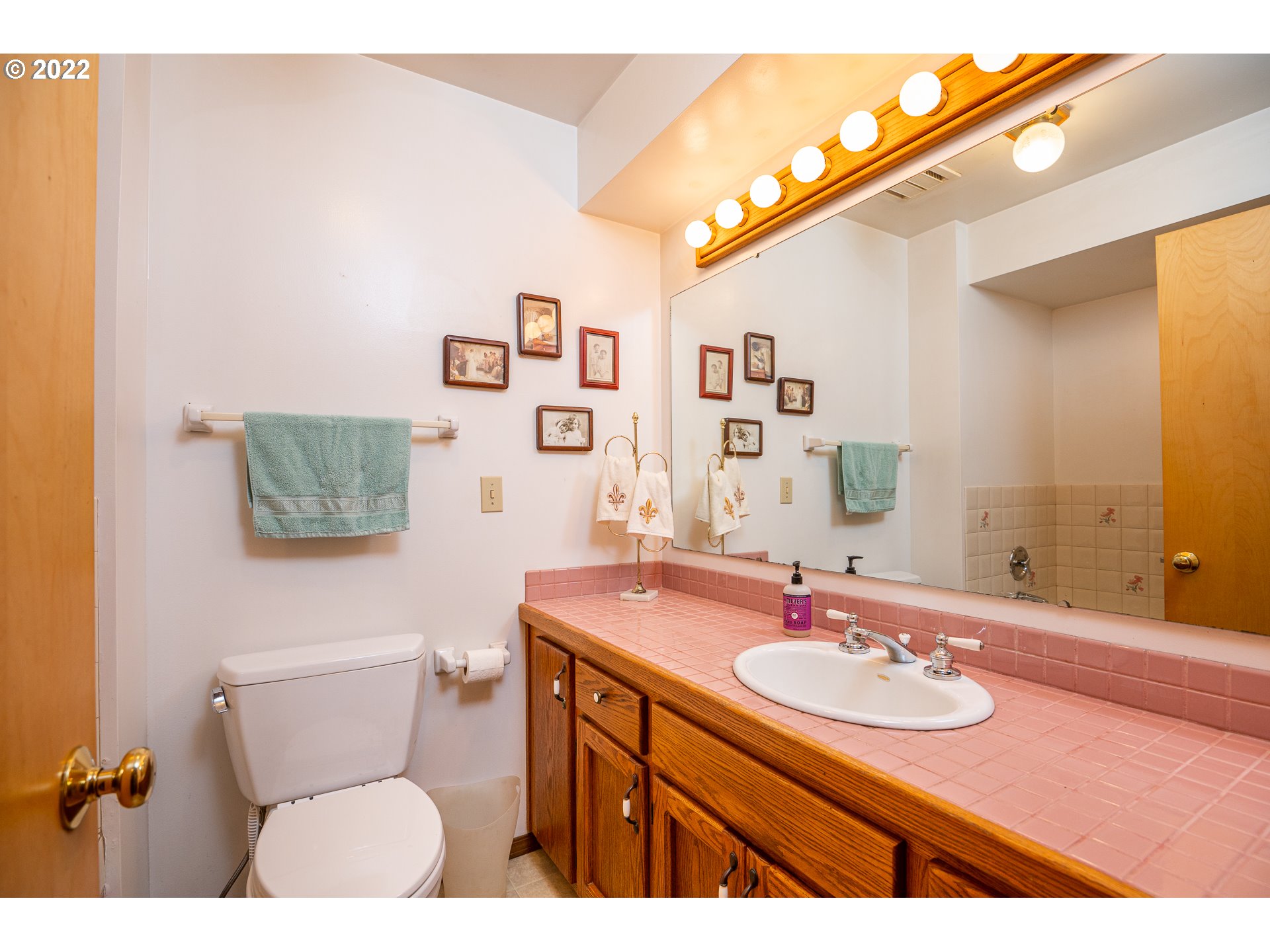 11570 Southwest Ridgecrest Drive Beaverton, OR 97008 - Photo 16 of 32 Gallery Image 16
