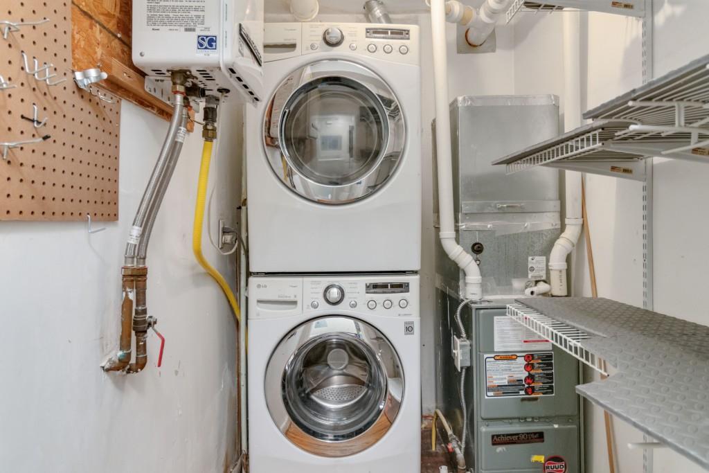 816 Piedmont Avenue Northeast, Unit 1 Atlanta, GA 30308 - Photo 14 of 21 a utility room with dryer and washer