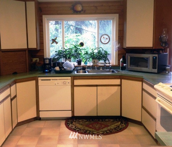 4706 208th Street Southeast Bothell, WA 98021 - Photo 5 of 23