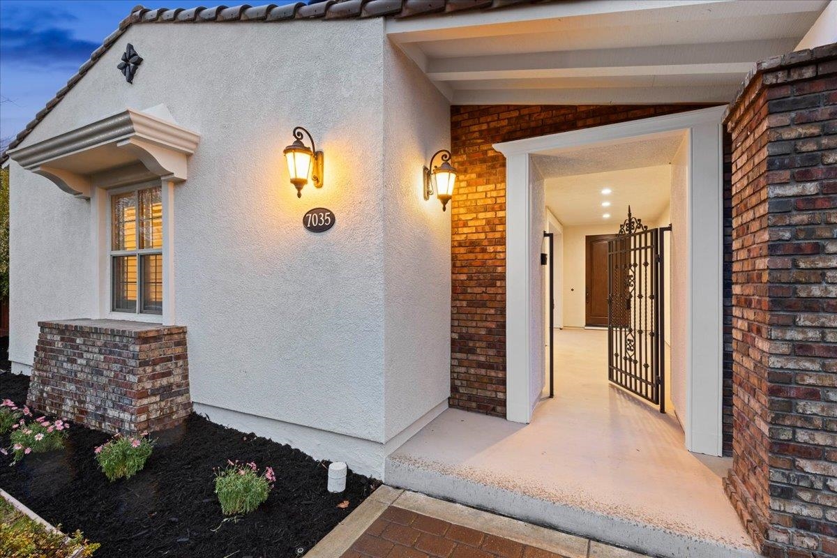 7035 Emerson Lane San Ramon, CA 94582 - Photo 3 of 7