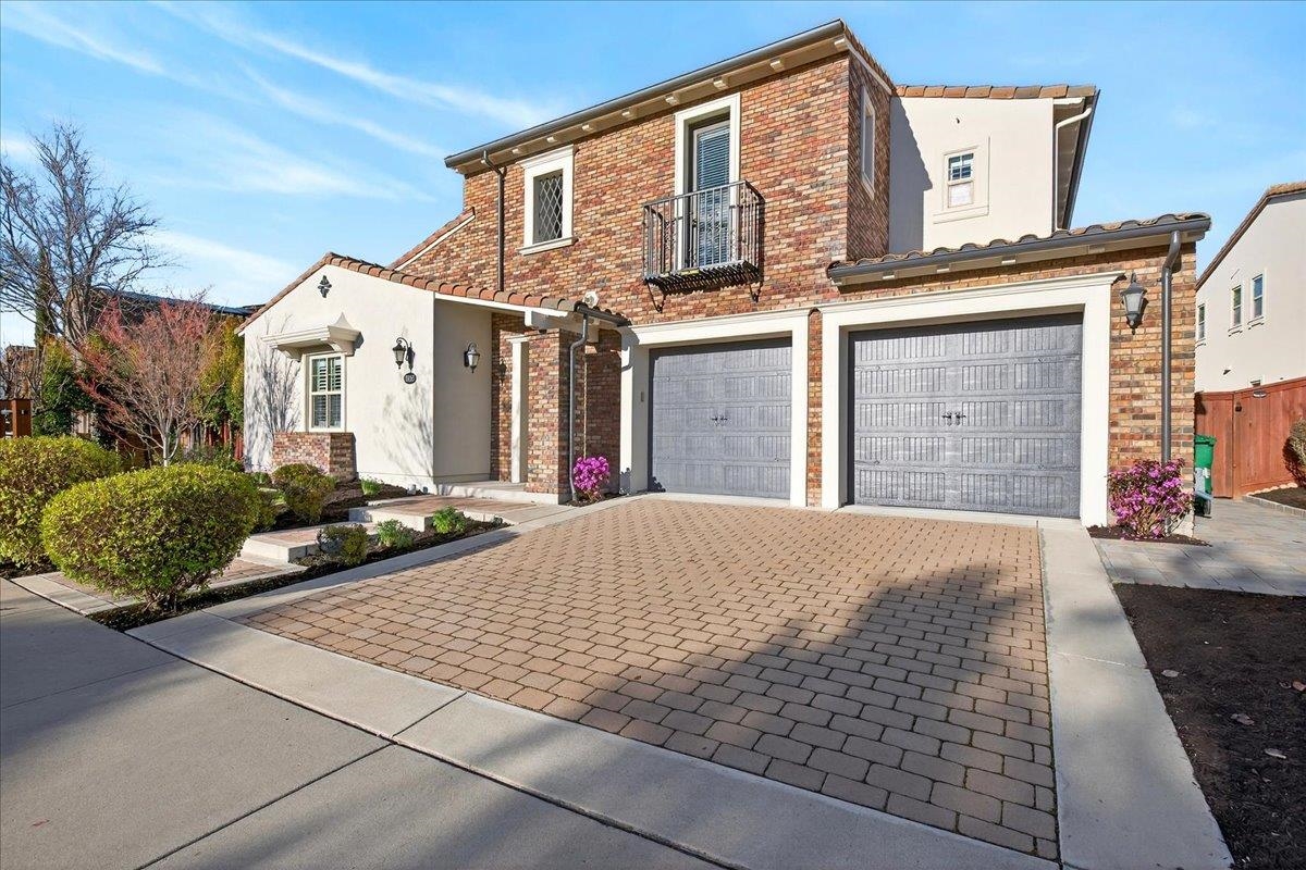 7035 Emerson Lane San Ramon, CA 94582 - Photo 4 of 60 front view of a house with a yard