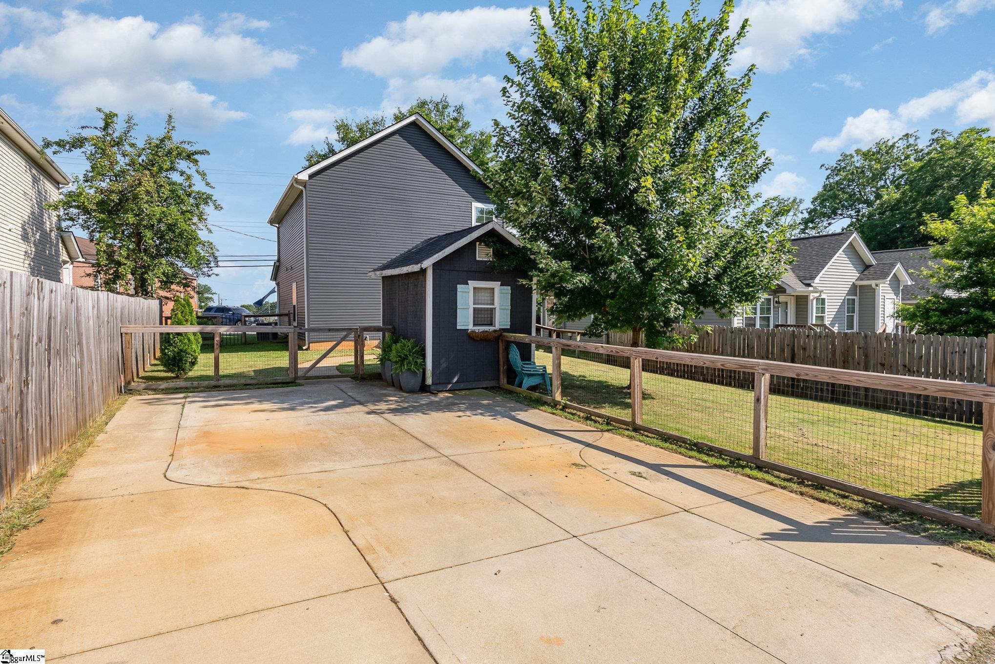 332 Ackley Road Greenville, SC 29607 - Photo 26 of 34