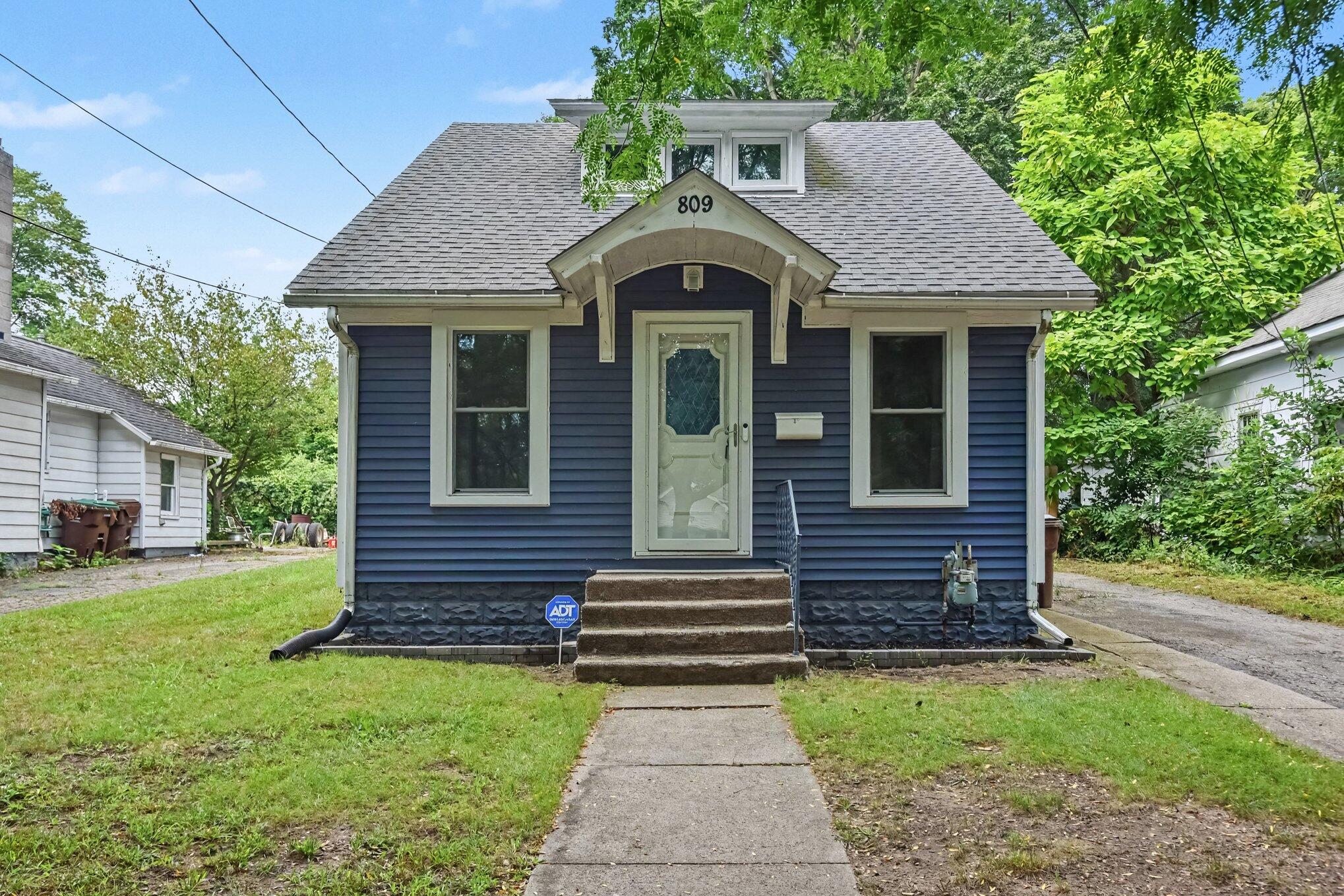 809 Hall Street Albion, MI 49224 - Photo 2 of 27 file_8167